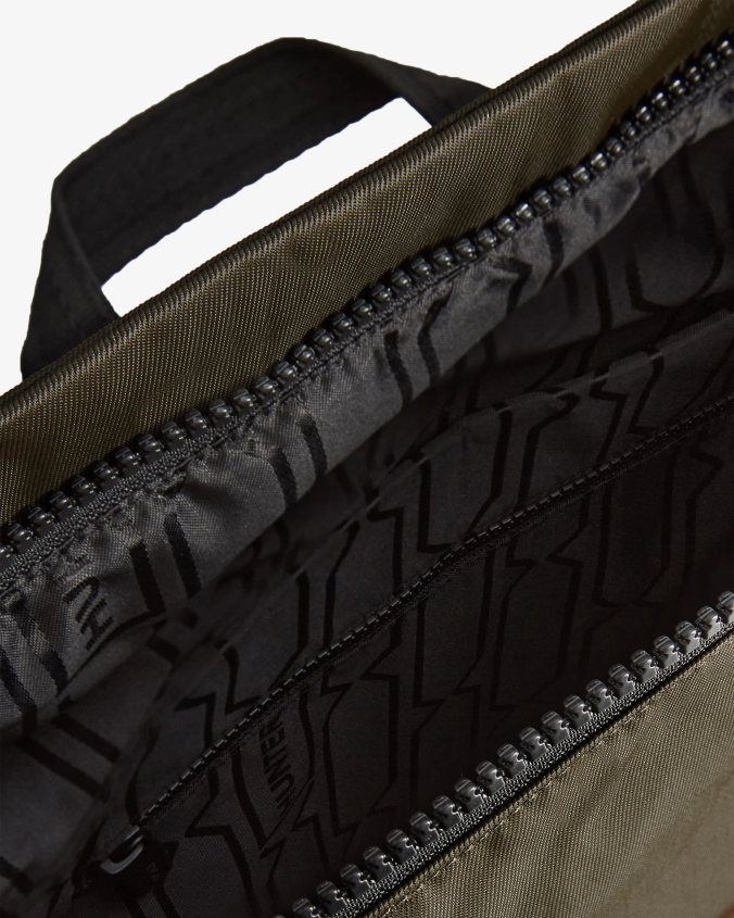 mochila pioneer de nailon con clip superior JV4X48419 Hunter hombres